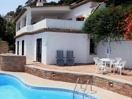 Villa mit außergewöhnlicher Aussicht und beheiztem Pool - Photo 2