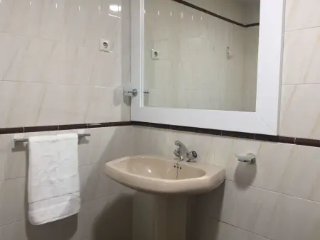 Tolle Ferienwohnung in Las Lagunas De Mijas mit Garten, gemeinschaftlichem Pool - Photo 13