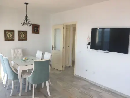 Wunderschöne Ferienwohnung in Las Lagunas De Mijas mit Möblierter Terrasse - Photo 3