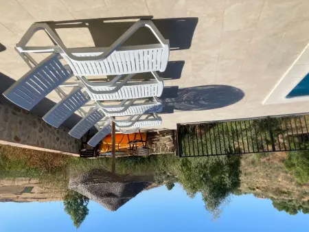 Wunderschön gelegenes Ferienhaus mit privatem Pool - Photo 5