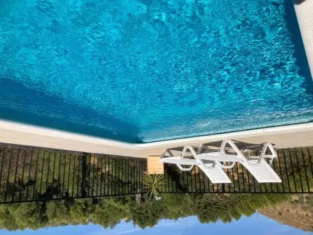 Wunderschön gelegenes Ferienhaus mit privatem Pool - Photo 6