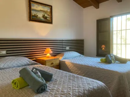 Wunderschön gelegenes Ferienhaus mit privatem Pool - Photo 9