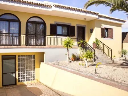 Geräumiges Haus mit exklusivem Schwimmbad und Solarium. - Photo 1