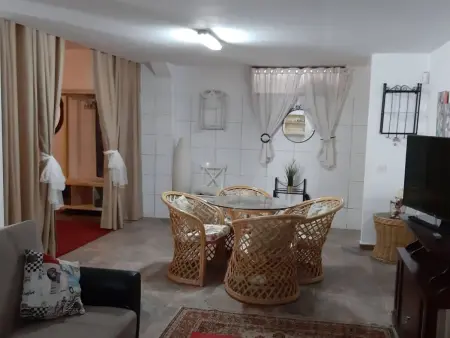 Geräumiges Haus mit exklusivem Schwimmbad und Solarium. - Photo 21