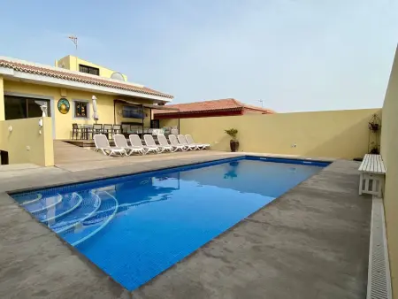 Geräumiges Haus mit exklusivem Schwimmbad und Solarium. - Photo 73