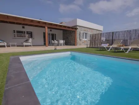 Modernes und helles Ferienhaus direkt am Meer, mit zwei großen Terrassen, Garte - Photo 1