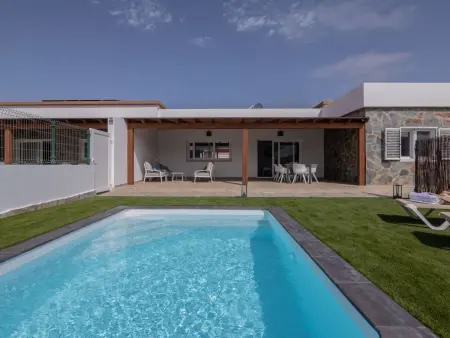 Modernes und helles Ferienhaus direkt am Meer, mit zwei großen Terrassen, Garte - Photo 2