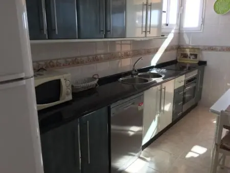 Schöne Wohnung mit Sonnenterrasse und Meerblick - Photo 18