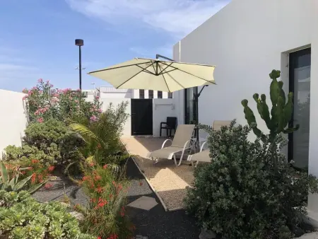 Wohnung mit Schwimmbad, Appartement 4 personnes à Playa Blanca - Photo 2