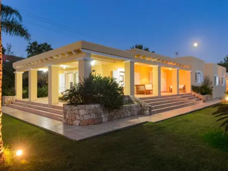 Schöne Villa Belvedere mit 4 Schlafzimmern, 3 Bädern, beheiztem Pool, zwei Whir - Photo 1