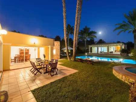 Schöne Villa Belvedere mit 4 Schlafzimmern, 3 Bädern, beheiztem Pool, zwei Whir - Photo 2