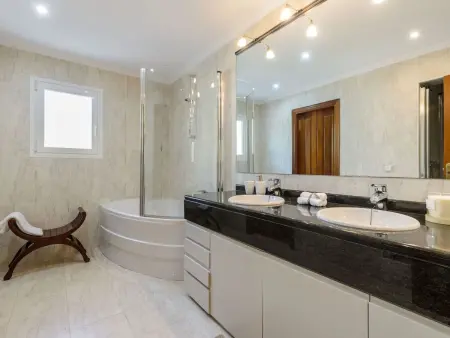Schöne Villa Belvedere mit 4 Schlafzimmern, 3 Bädern, beheiztem Pool, zwei Whir - Photo 24