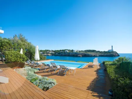 Majestätische Villa mit 5 Schlafzimmern und Pool direkt am Meer - Photo 1