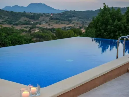 Schöne Finca mit Aussicht, Pool und Jacuzzi, Maison 7 personnes à Son Gall Vell - Photo 4