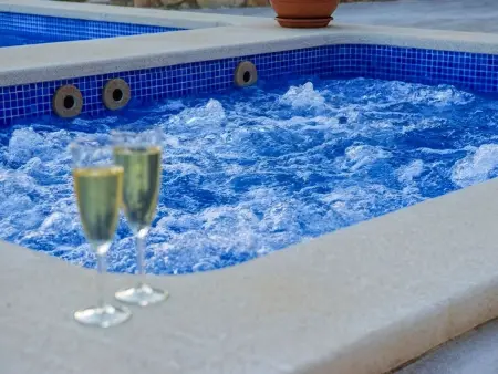 Schöne Finca mit Aussicht, Pool und Jacuzzi, Maison 7 personnes à Son Gall Vell - Photo 5