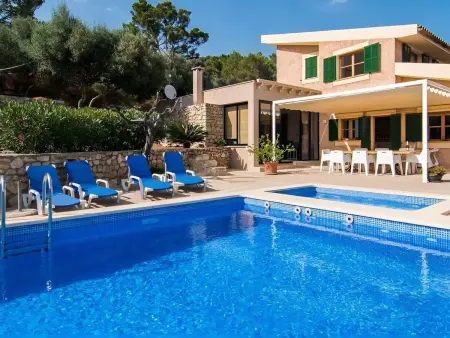 Schöne Finca mit Aussicht, Pool und Jacuzzi, Maison 7 personnes à Son Gall Vell - Photo 7
