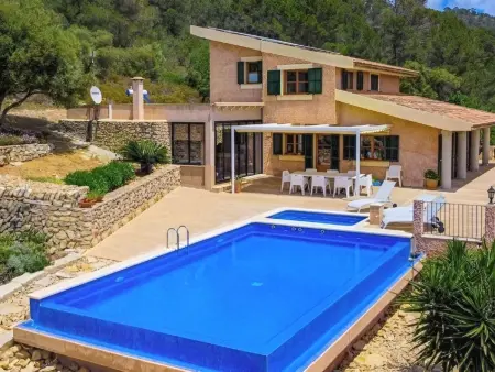 Schöne Finca mit Aussicht, Pool und Jacuzzi, Maison 7 personnes à Son Gall Vell - Photo 10