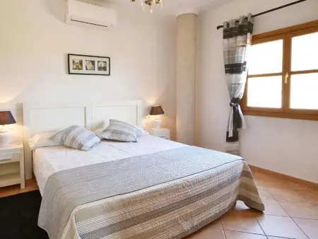 Schöne Finca mit Aussicht, Pool und Jacuzzi, Maison 7 personnes à Son Gall Vell - Photo 24