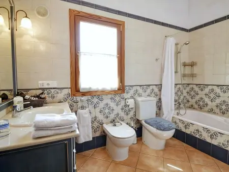 Schöne Finca mit Aussicht, Pool und Jacuzzi, Maison 7 personnes à Son Gall Vell - Photo 30