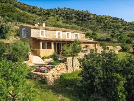 Beeindruckende Finca mit Pool und Klimatisierung - Photo 1