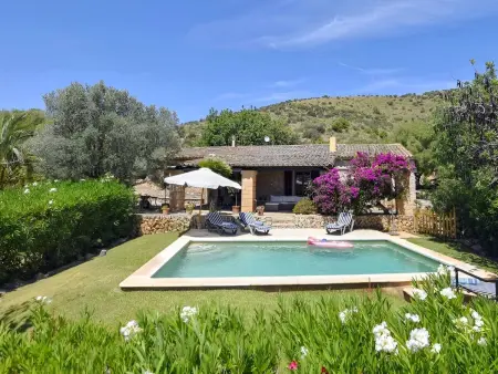 Finca mit Bergblick, Schwimmbad und Klimaanlage. - Photo 1
