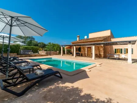 Stilvolle, top-moderne, traumhafte Finca in Sineu - Photo 1