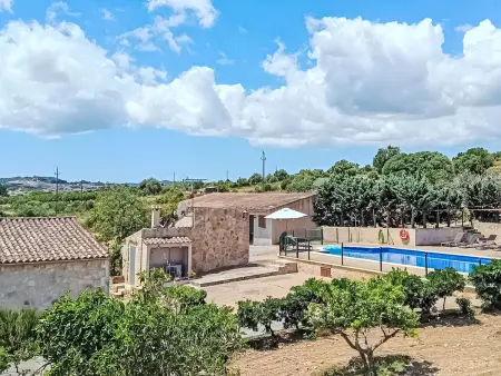 Finca mit großem eingezäunten Pool und Klimaanlage. - Photo 6