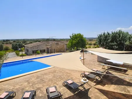 Finca mit großem eingezäunten Pool und Klimaanlage. - Photo 10