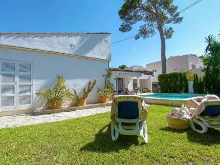 Landhaus mit Garten, Sonnenterrasse sowie überdachter Terrasse und Pool in Stra - Photo 3