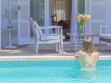 Landhaus mit Garten, Sonnenterrasse sowie überdachter Terrasse und Pool in Stra - Photo 6