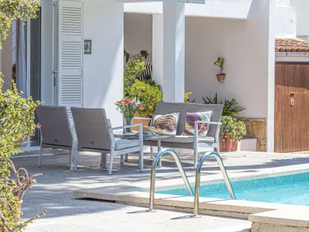 Landhaus mit Garten, Sonnenterrasse sowie überdachter Terrasse und Pool in Stra - Photo 7