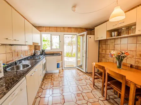 Landhaus mit Garten, Sonnenterrasse sowie überdachter Terrasse und Pool in Stra - Photo 19