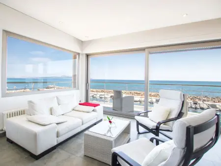 Freistehendes Haus direkt am Meer gelegen, Maison 7 personnes à Son Serra de Marina - Photo 1