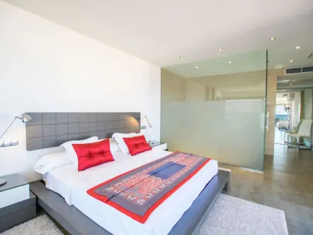 Freistehendes Haus direkt am Meer gelegen, Maison 7 personnes à Son Serra de Marina - Photo 3