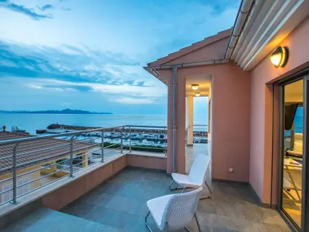 Freistehendes Haus direkt am Meer gelegen, Maison 7 personnes à Son Serra de Marina - Photo 7