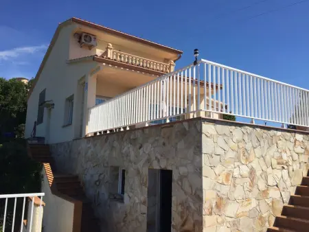 Gemütliches Ferienhaus mit Pool und Meerblick, Maison 5 personnes à Sta Cristina d'Aro - Photo 2