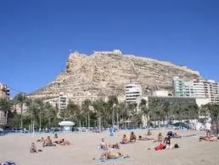 Sonne und Strand in zentraler und schöner Wohnung - Photo 9
