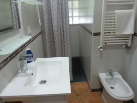 Haus für zwei Personen mit privatem Pool in den Bergen. - Photo 10
