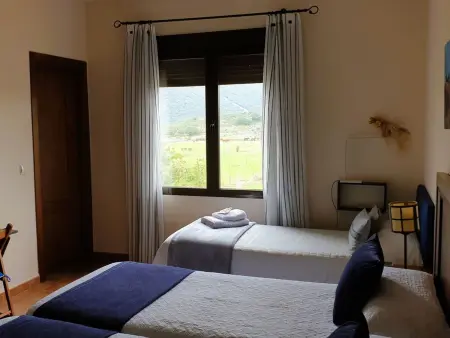 mit privatem Pool, Maison 6 personnes à Navas de Estena - Photo 15