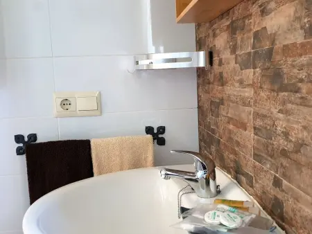 mit privatem Pool, Maison 6 personnes à Navas de Estena - Photo 21