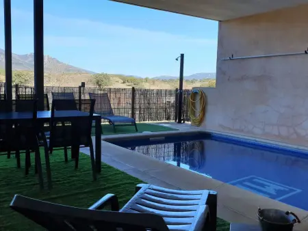 mit privatem Pool, Maison 6 personnes à Navas de Estena - Photo 27