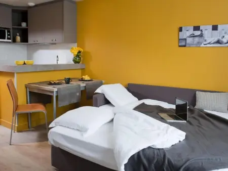 Wohnung mit Privatparkplatz, Appartement 4 personnes à Paris - Photo 2