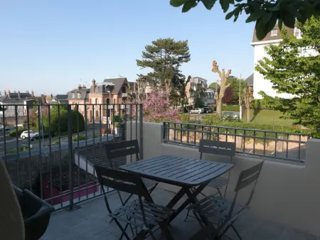 Schöne Unterkunft mit Terrasse in der Nähe des Meeres - Photo 15