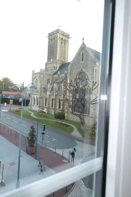 Schöne Unterkunft mit Terrasse in der Nähe des Meeres - Photo 16