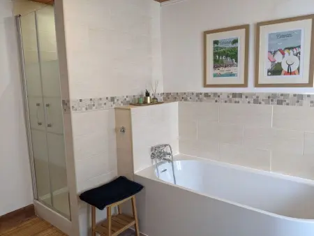 in Vesly mit Beheiztem gemeinsamem Pool, Maison 4 personnes à Bretteville sur Ay - Photo 13