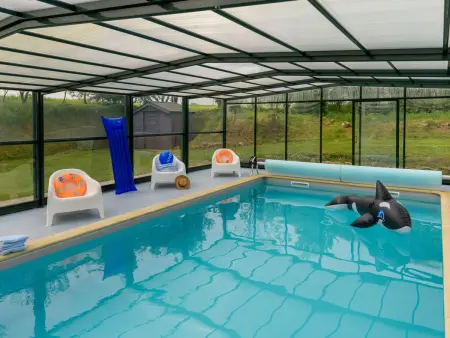 Großes Haus mit überdachtem und beheiztem Swimmingpool - Photo 1