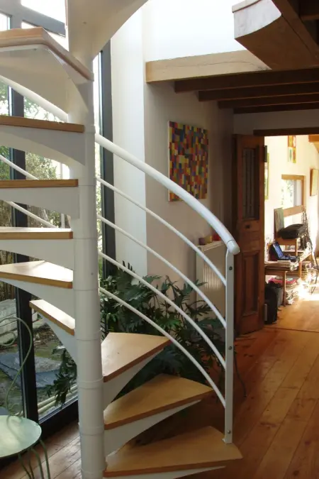 Großes Familienhaus mit schön angelegtem Garten - Photo 9