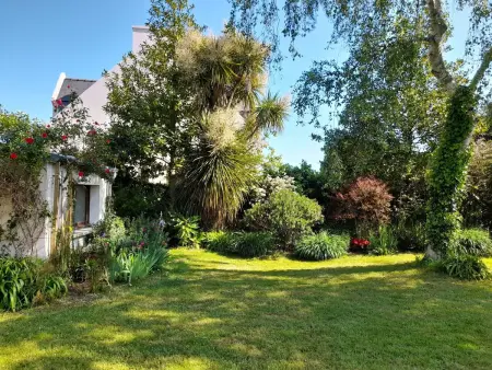 Großes Familienhaus mit schön angelegtem Garten - Photo 27