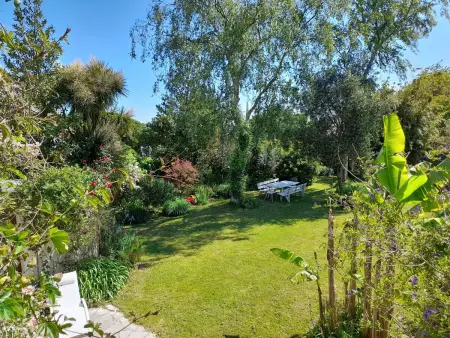 Großes Familienhaus mit schön angelegtem Garten - Photo 37