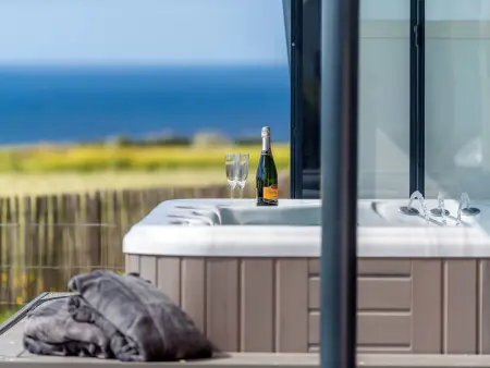 Charmantes Haus mit privatem Jacuzzi in der Bret - Photo 1